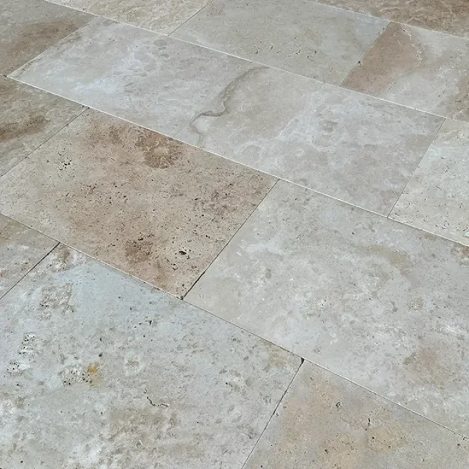 Carrelage travertin 1er choix mix light 40.6x61 cm ép. 1.2 cm Unité de vente : 1.0029 m² / 4 dalles 