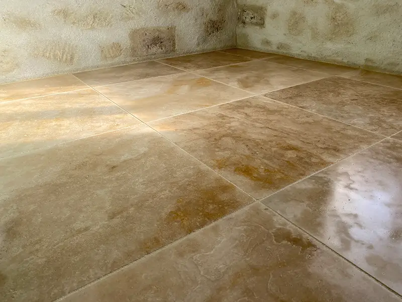 Carrelage travertin 1er choix mix beige 40.6x40.6 cm ép. 1.2 cm Unité de vente : 1.0037 m²/6 dalles