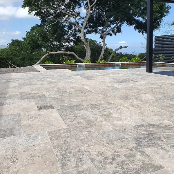 Carrelage travertin Opus  ép.1.2 cm  silver 1er choix  Unité de vente 0.754 m² par colis / 6 dalles